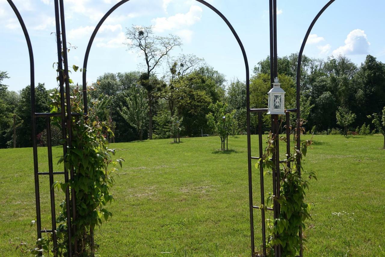 Le Manoir Des Aromes 호텔 Brugny-Vaudancourt 외부 사진